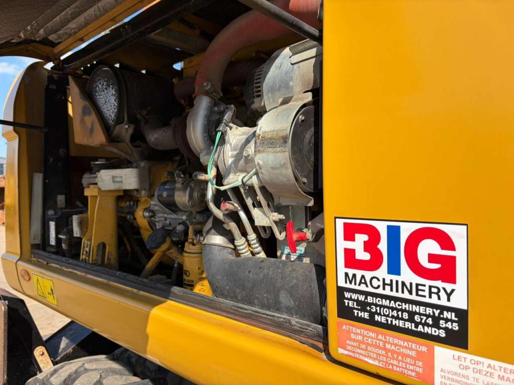 Caterpillar M313D VA - Outriggers + Blade Foto 30