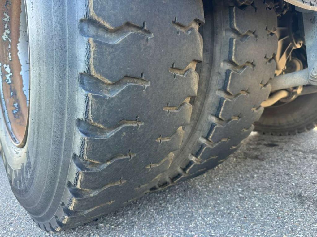 Iveco 330 6x4 Foto 19