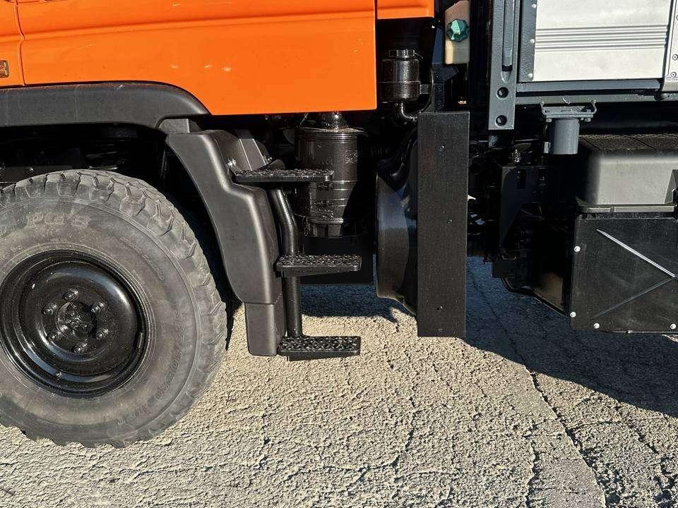 Mercedes-Benz Unimog 405-10 4X4 Foto 4