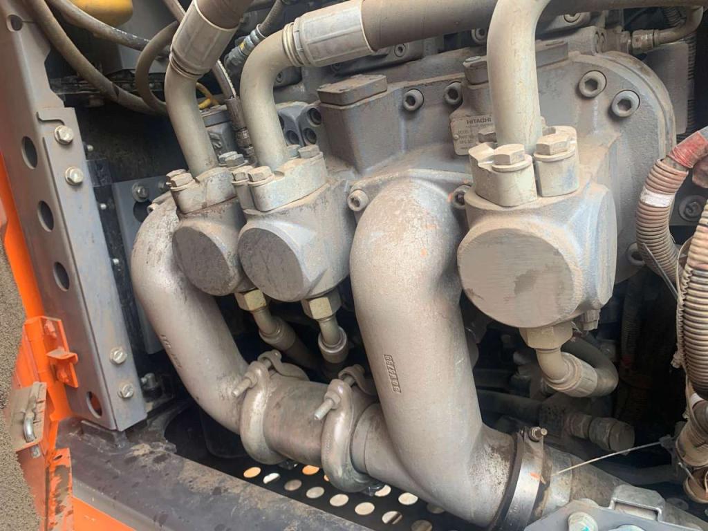 Hitachi ZX210LCN-6 Foto 6