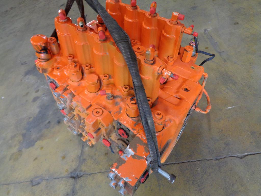 Distributore idraulico per Fiat Hitachi Ex 455 Foto 2