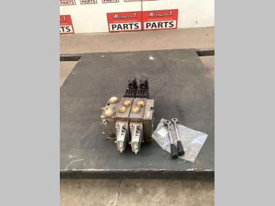 Distributore idraulico in vendita da Massucco T. Srl Area Ricambi