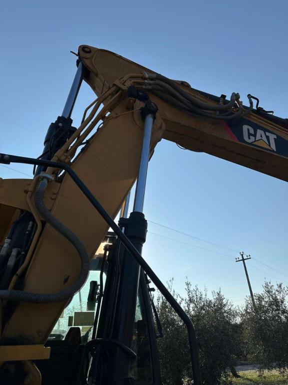 Caterpillar 323FLN Foto 22