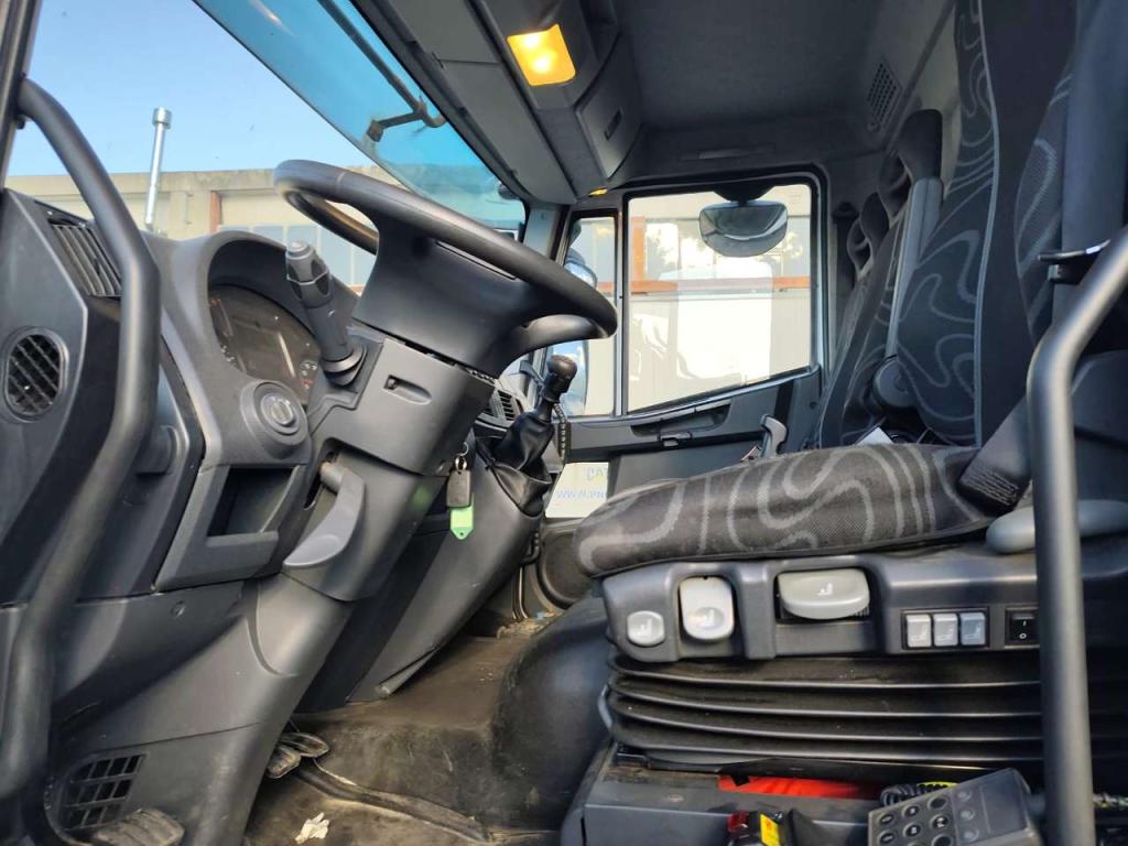 Iveco EUROCARGO 180E32 Foto 24