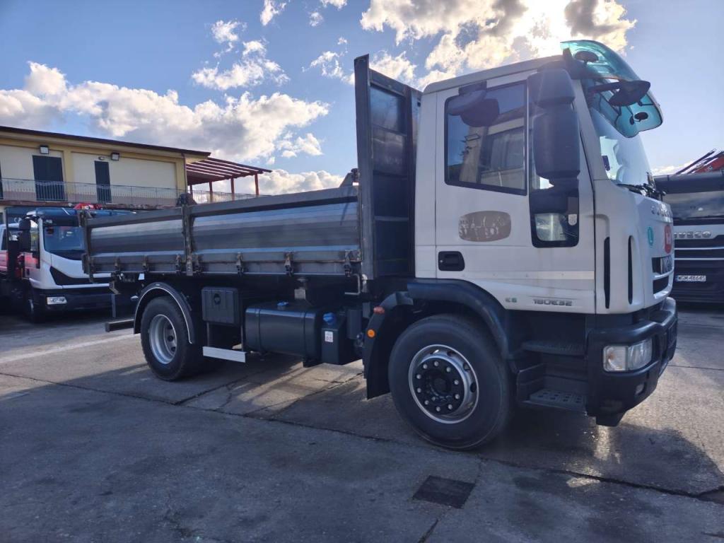 Iveco EUROCARGO 180E32 Foto 8
