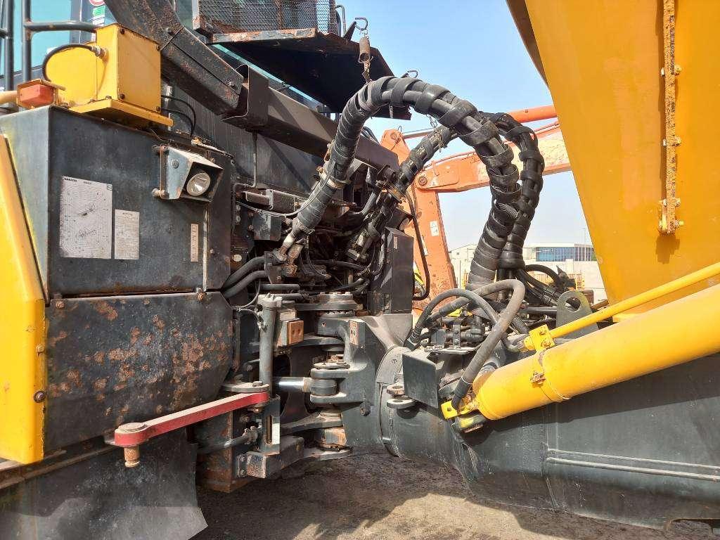 Komatsu HM400-3R (4pcs available for sale in Abu Dhabi) Foto 16