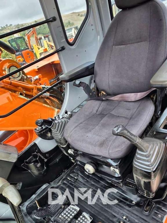 Hitachi ZX130 Foto 6