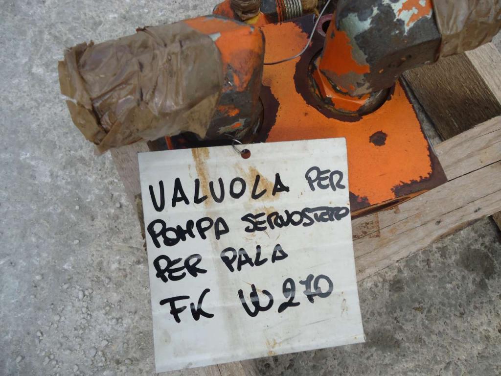 Valvola idraulica per Fiat Kobelco W270 Foto 3