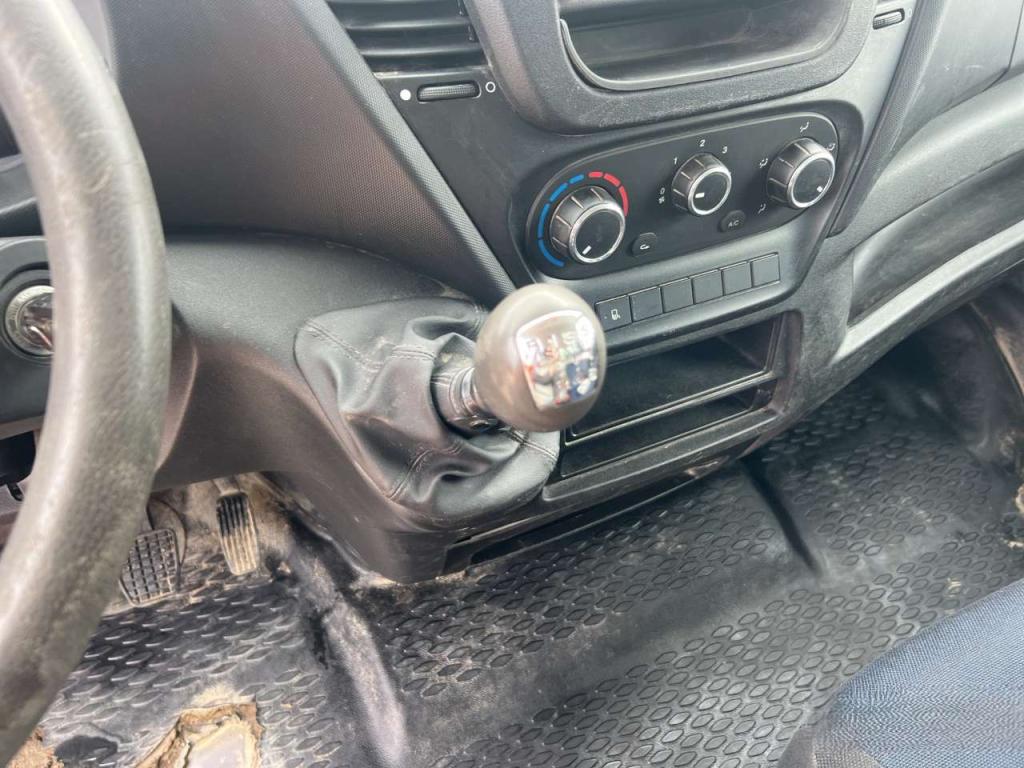 Iveco DAILY 35-120 Foto 17