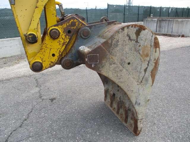 Komatsu PW140-7 Foto 11