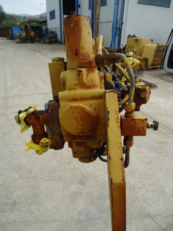 Distributore idraulico per Fiat Allis FE18 Foto 4