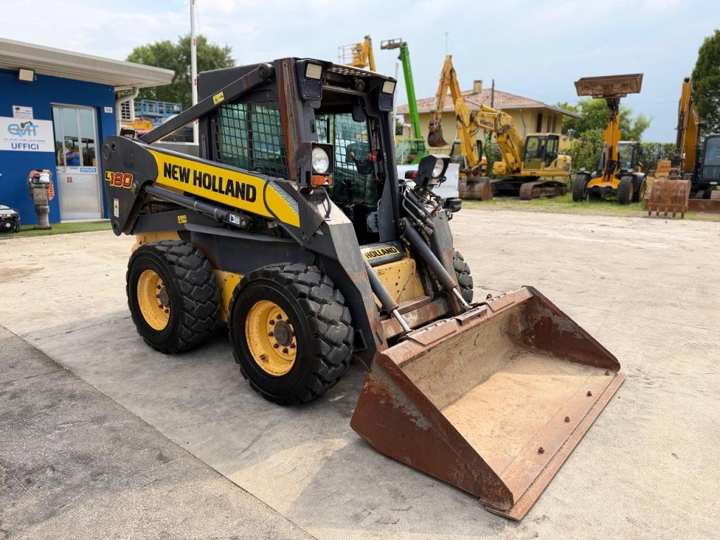 New Holland LS180 Foto 3