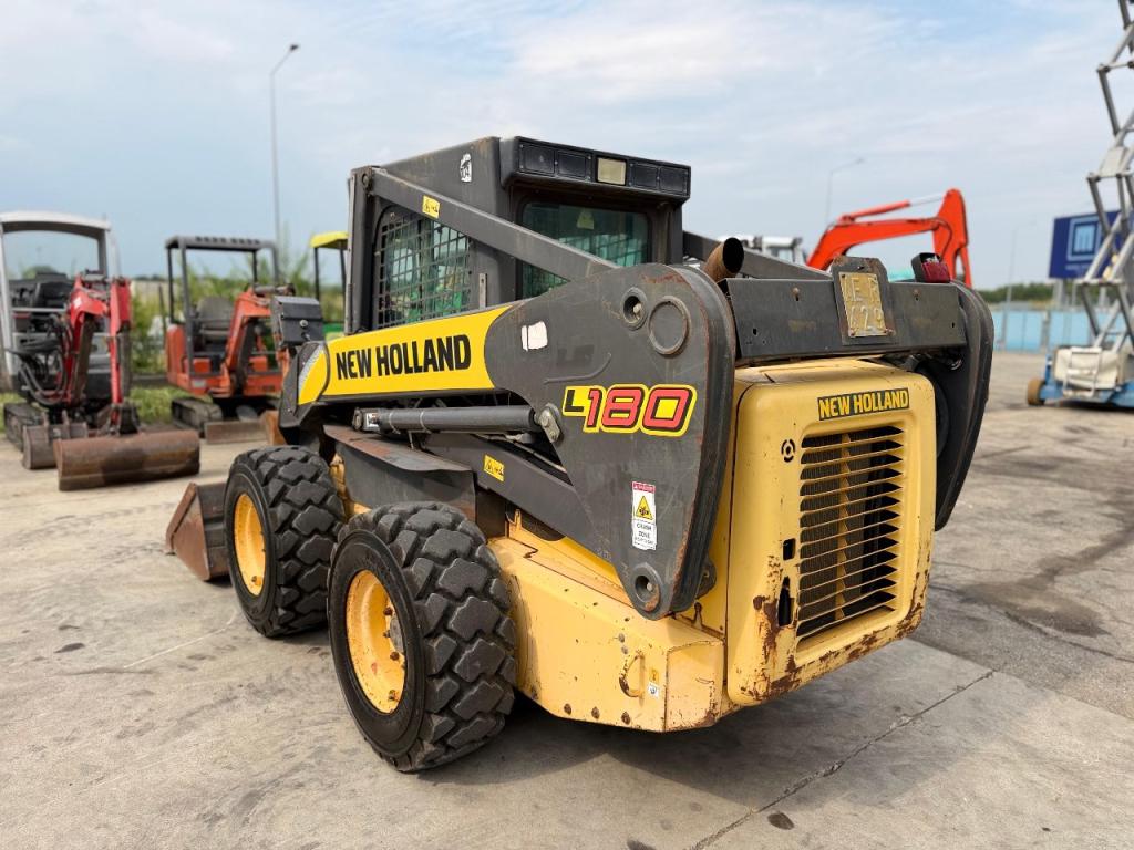 New Holland LS180 Foto 6