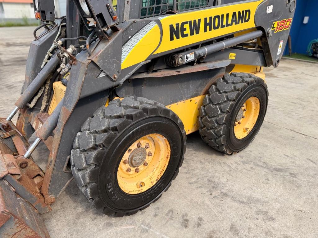 New Holland LS180 Foto 8