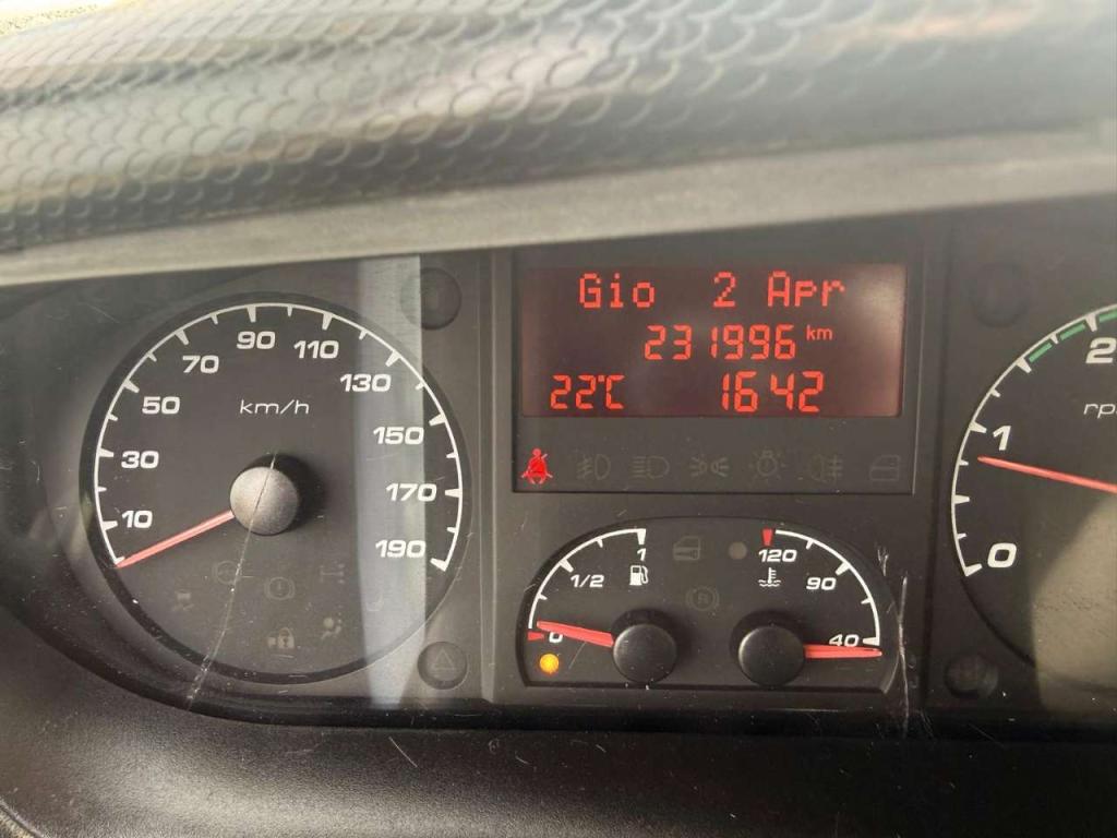 Iveco 35C13 Foto 13