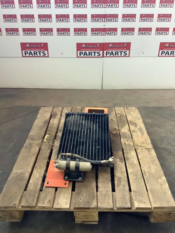 Radiatore aria condizionata per Fiat Hitachi EX215 Foto 1