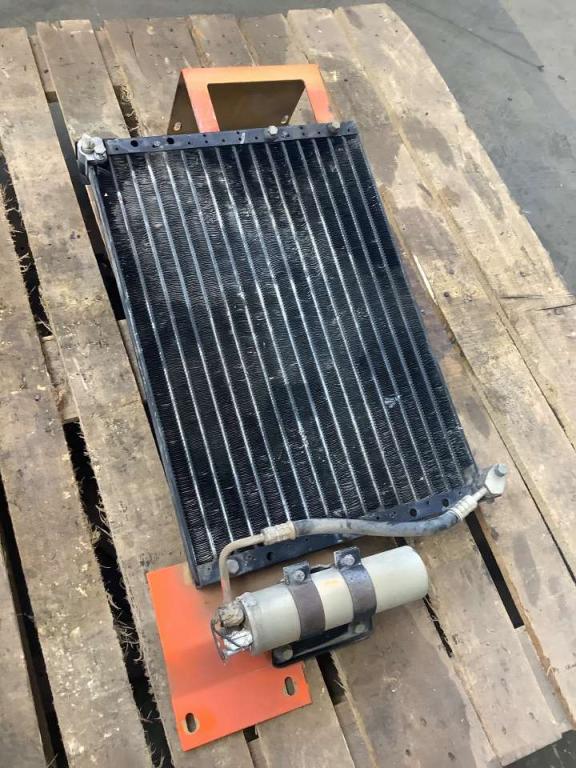 Radiatore aria condizionata per Fiat Hitachi EX215 Foto 3