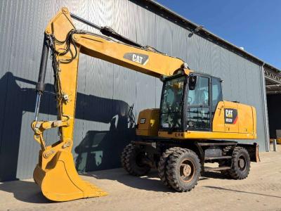 Caterpillar M320F in vendita da Smitma B.V.