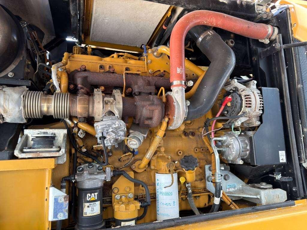 Caterpillar M320F Foto 3