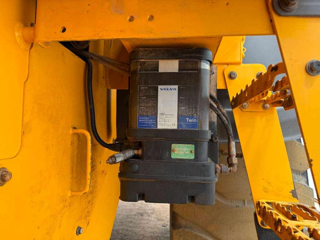 Volvo L110H - Weight System / Backup Camera Foto 22