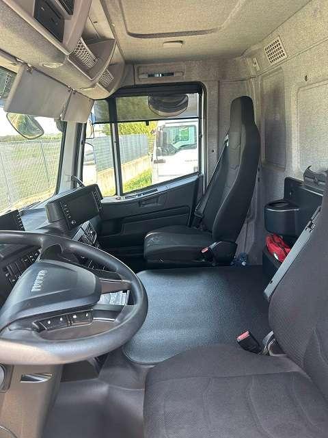 Iveco Stralis AD 260S46 Foto 4