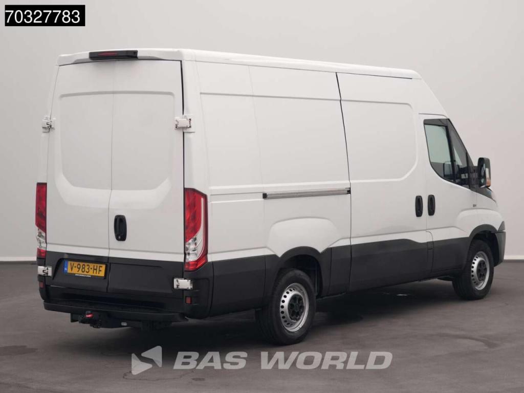 Iveco Daily 35S13 L2H2 3,5t Trekhaak Airco L2 Airco Trekhaak Foto 2