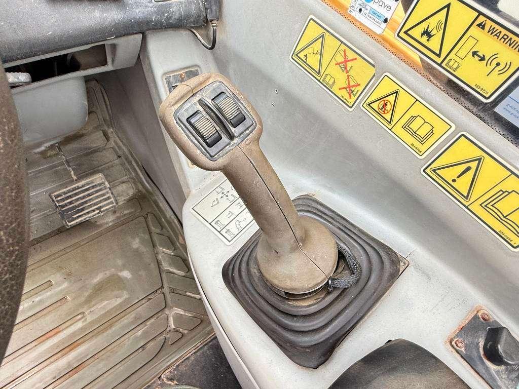 Caterpillar TH460B - 15m Reach / 4 Wheel Steering Foto 10