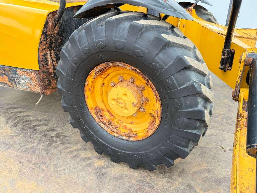 Caterpillar TH460B - 15m Reach / 4 Wheel Steering Foto 27