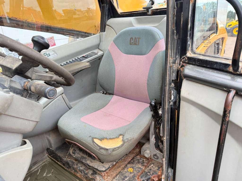 Caterpillar TH460B - 15m Reach / 4 Wheel Steering Foto 8