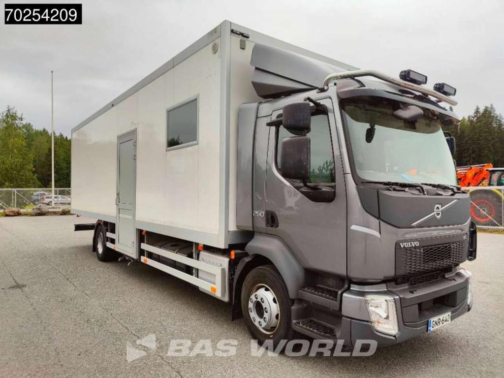 Volvo FL 250 4X2 Like NEW! Exhibition truck EURO 6 Foto 3