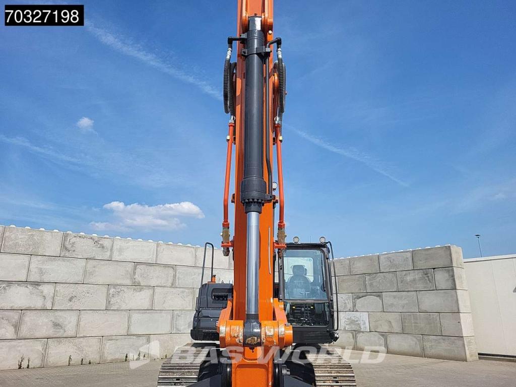 Hitachi ZX220 LC-5G ISUZU ENGINE Foto 10