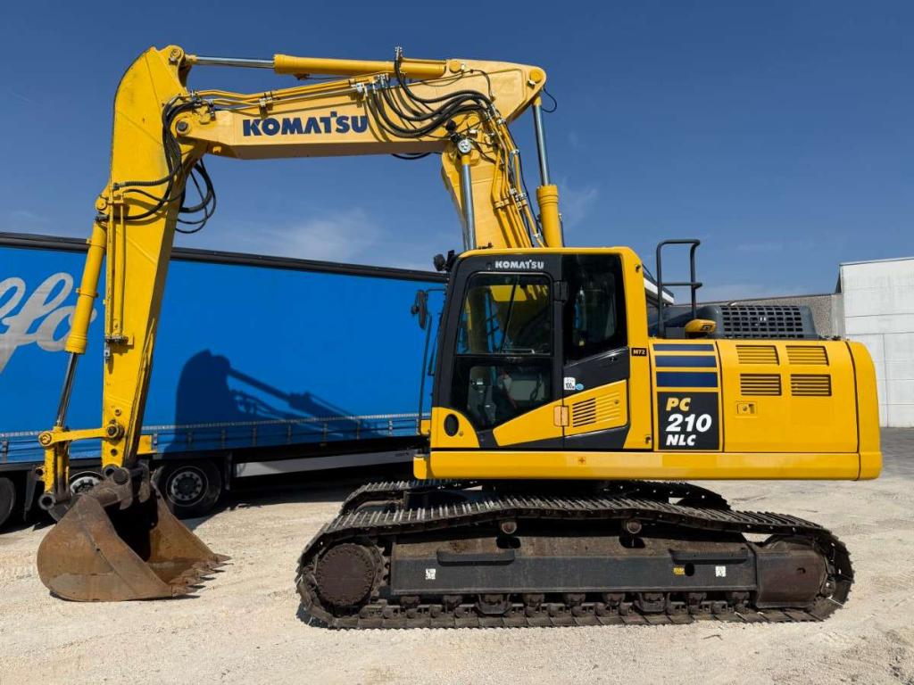 Komatsu PC210 NLC-11 Foto 1