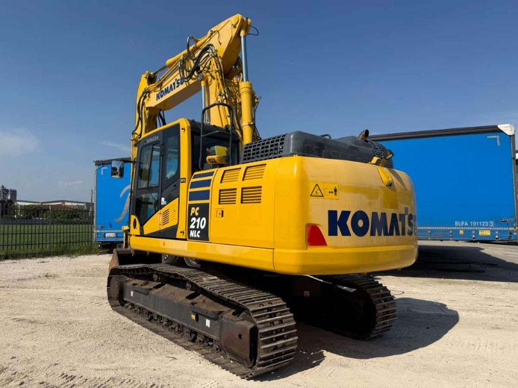 Komatsu PC210 NLC-11 Foto 3