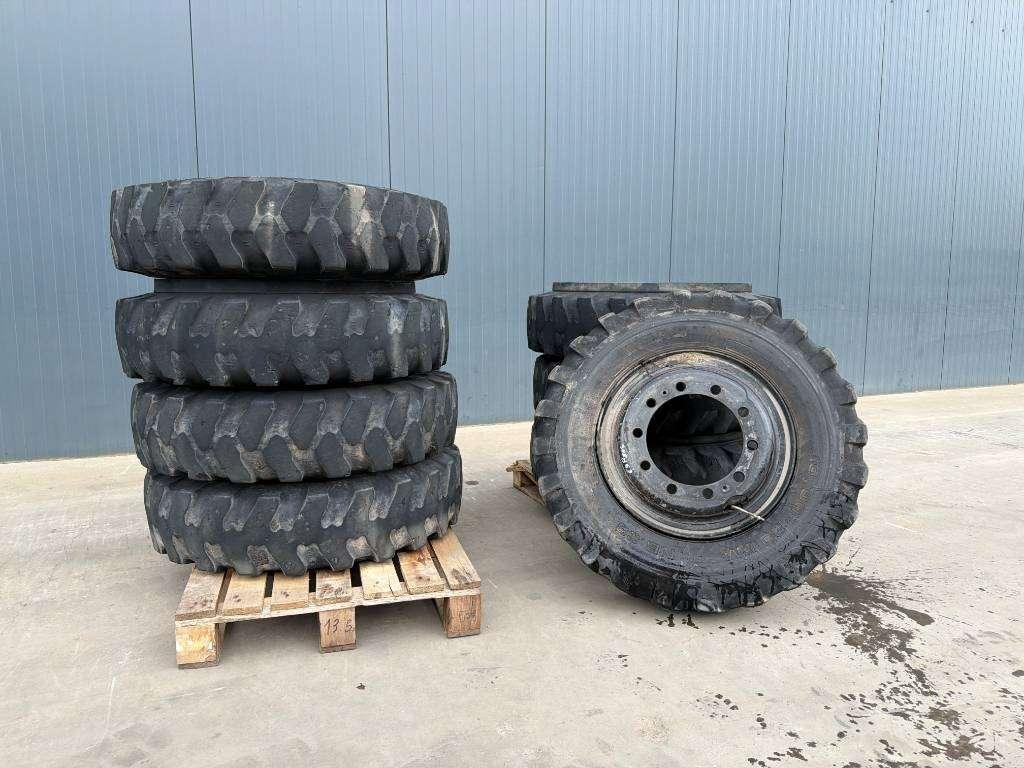 Pneumatico per Mitas 1000 x 20 Set / 10.00 x 20: 4x2 Tyres / 1000-20 Foto 1