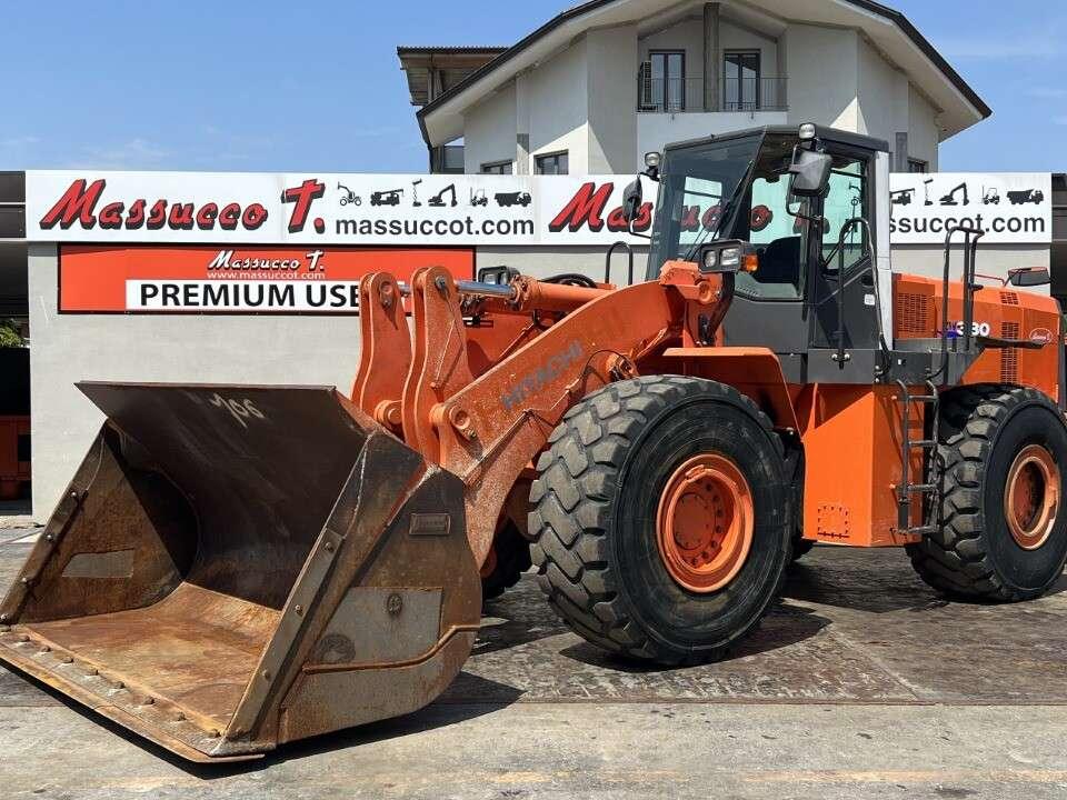 Hitachi ZW330 Foto 1