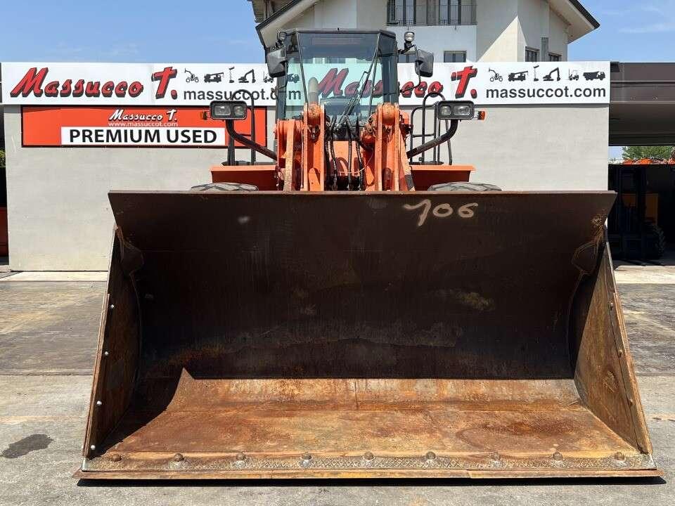 Hitachi ZW330 Foto 15