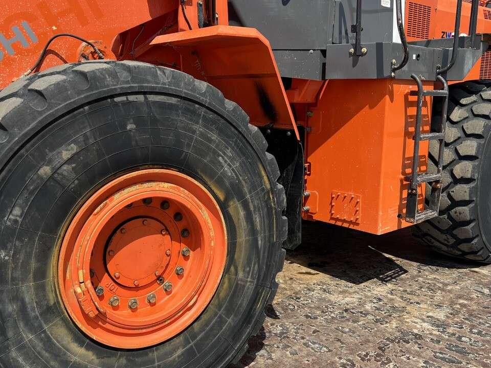 Hitachi ZW330 Foto 4
