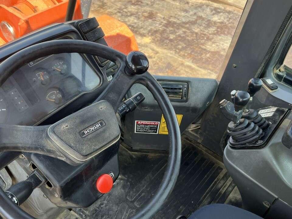 Hitachi ZW330 Foto 7