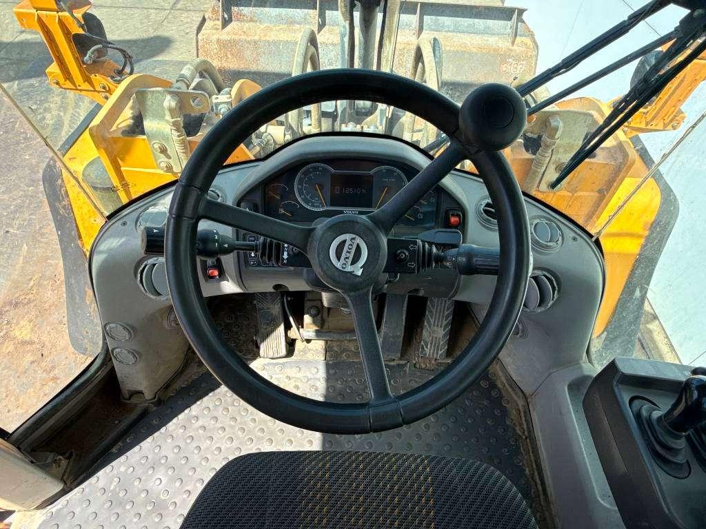 Volvo L150H - 3rd Function / Automatic Greasing Foto 9