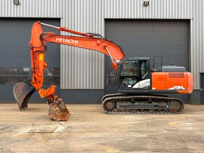 Hitachi ZX210-6 in vendita da Big Machinery