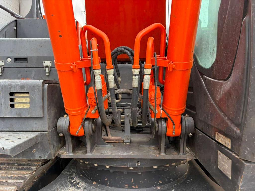 Hitachi ZX210-6 Foto 13