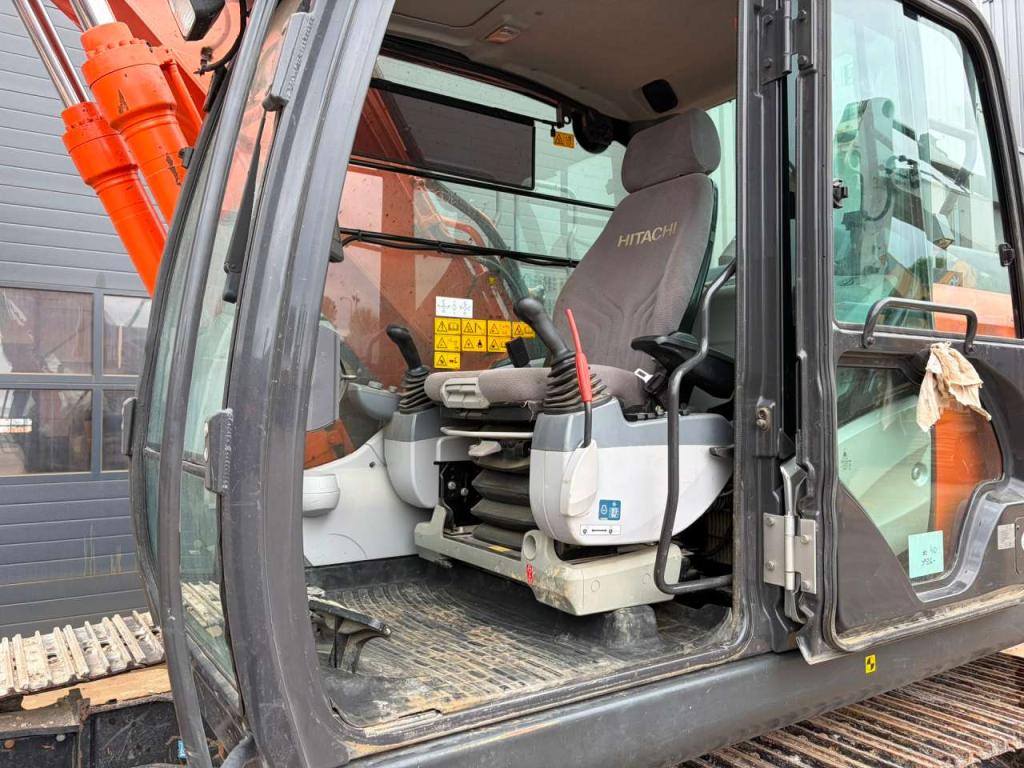 Hitachi ZX210-6 Foto 23