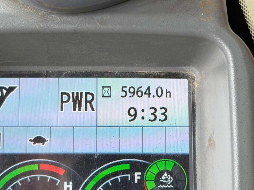 Hitachi ZX210-6 Foto 26