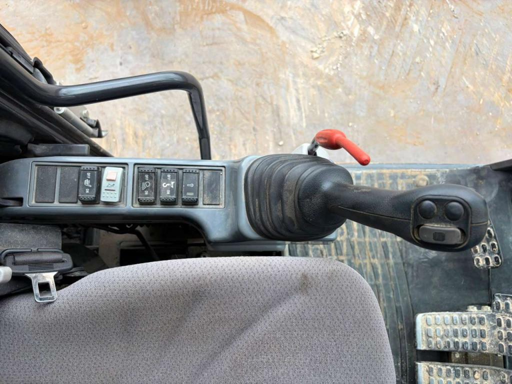 Hitachi ZX210-6 Foto 29
