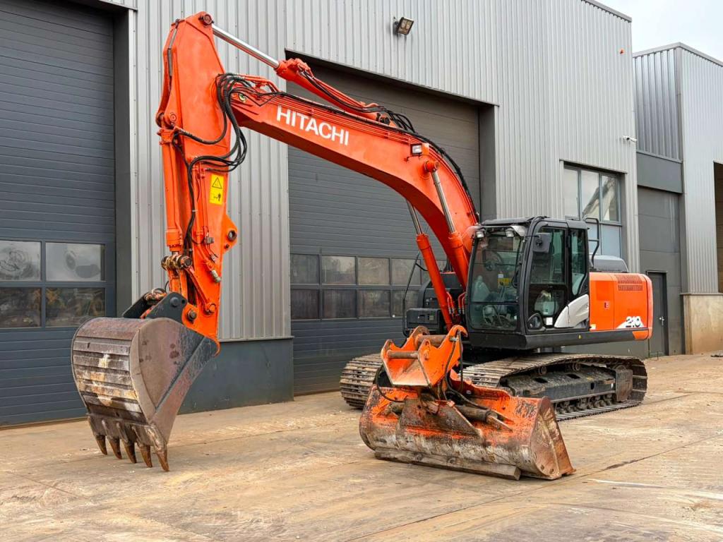 Hitachi ZX210-6 Foto 3