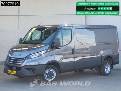 Iveco Daily 35C21 3.0L Automaat Laag Dak 210PK Dubbellucht L2H1 3,5t Trekhaak ACC Navi LED Airco Cruise C in vendita da BAS World B.V.