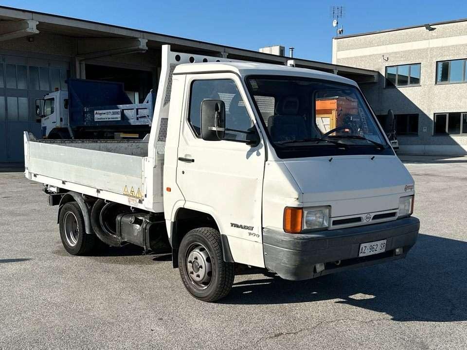 Nissan Trade 100 4x2 Foto 11
