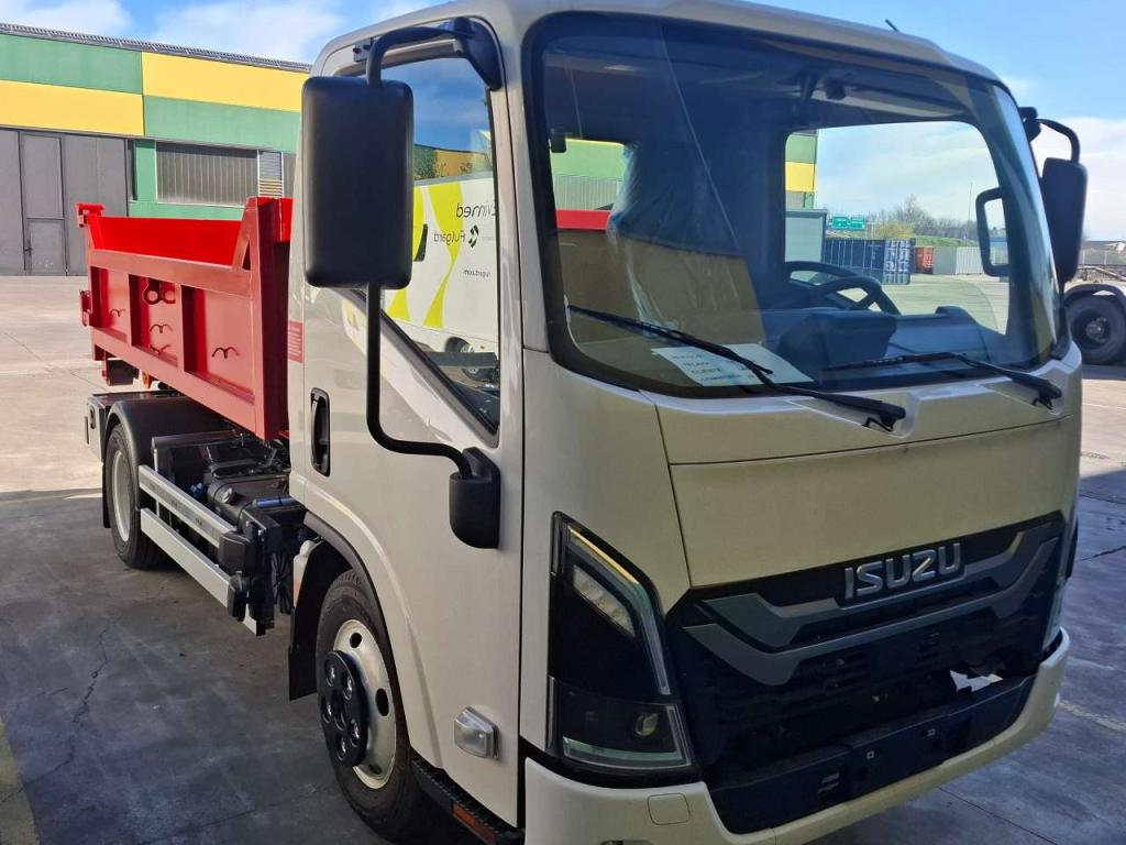 Isuzu M 29 Foto 12