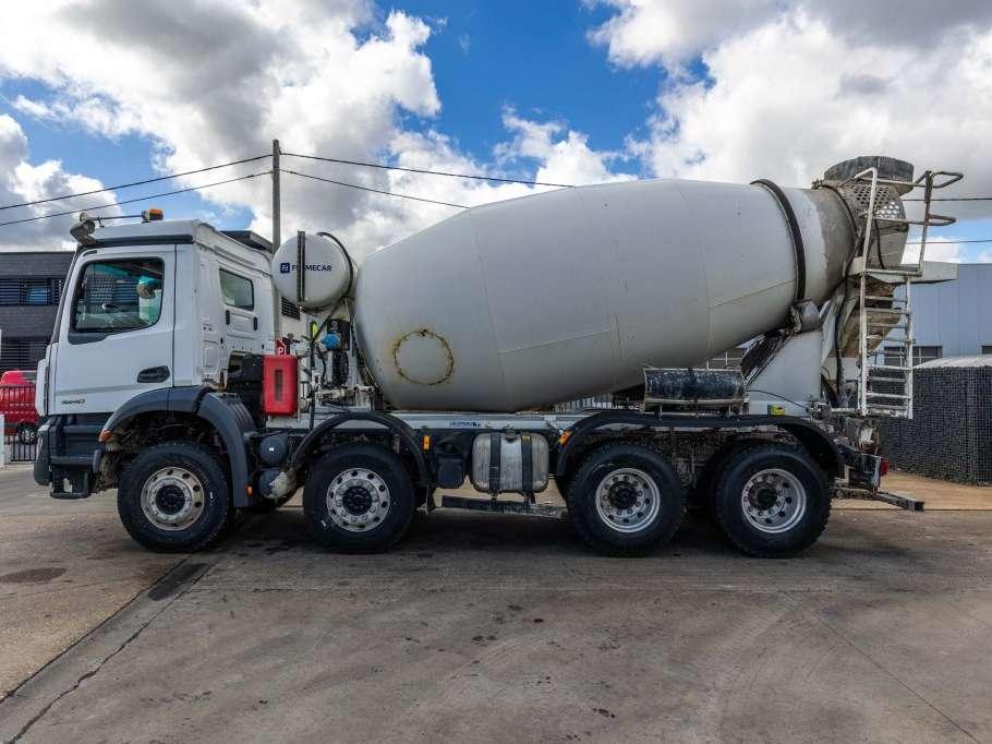 Mercedes-Benz AROCS 3240 BB + HARDOX 9m3 Foto 2