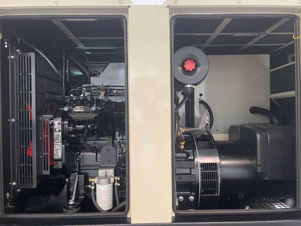 Cummins 4BTA3.9-G2 - 55 kVA Generator - DPX-19832 Foto 8